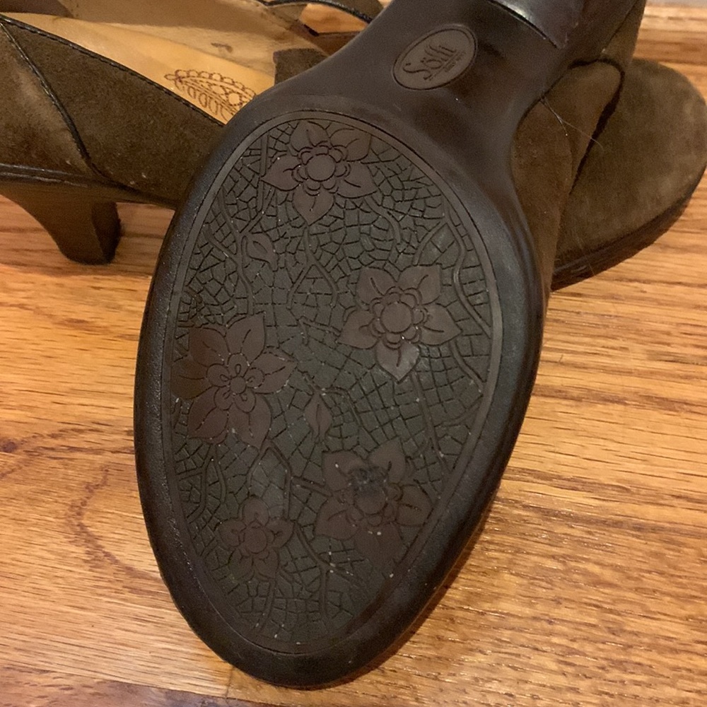 sofft mary jane pumps